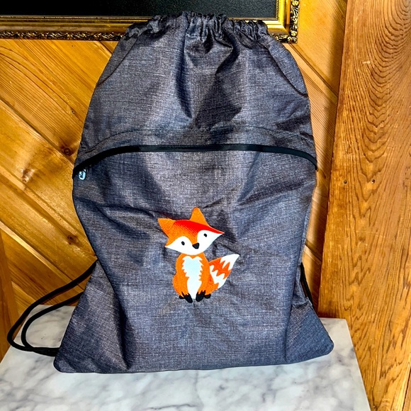 thirty-one Handbags - Cinch Sac Charcoal Gray with Fox